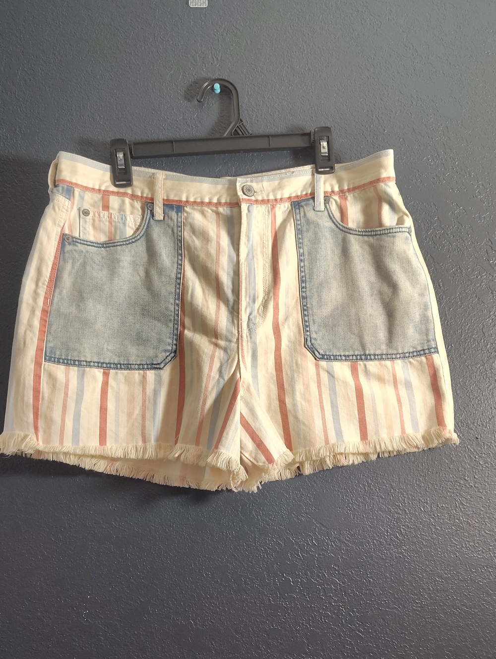 American Eagle Outfitters Cream Shorts with Coral and Light Blue Stripes Size 16